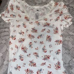 Short sleeve floral top